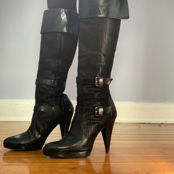 Black Oscar De La Renta Heeled Boots. Very comfortable barely worn. Size 38.5 - Picture 3 of 11